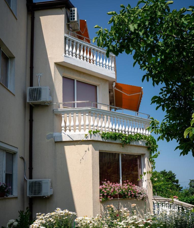 Къща за гости Slav Hotel Varna Exterior foto