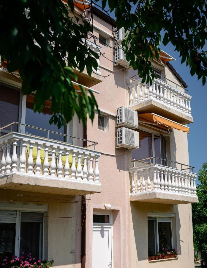 Къща за гости Slav Hotel Varna Exterior foto
