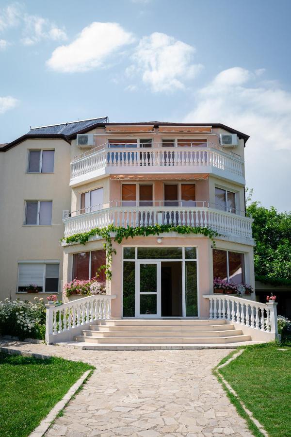 Къща за гости Slav Hotel Varna Exterior foto