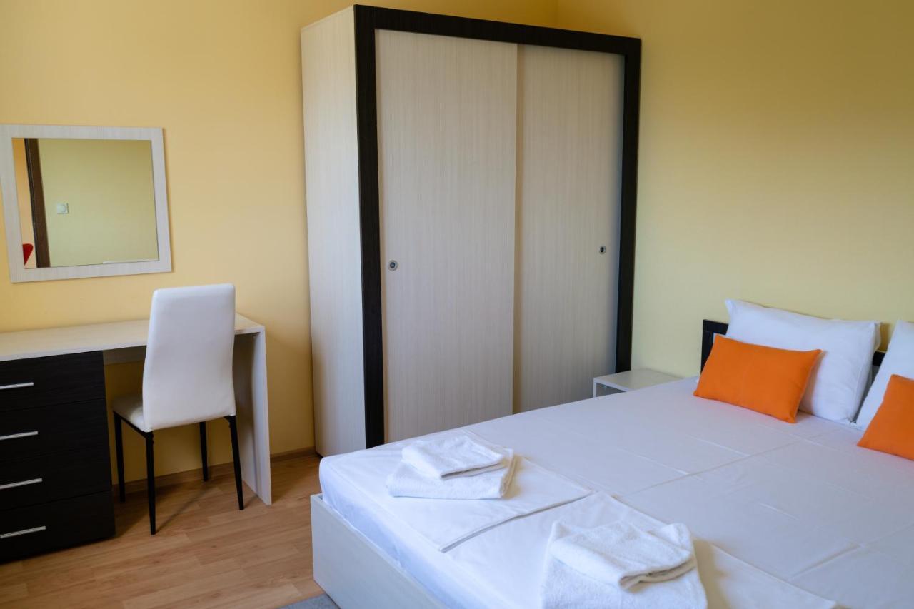 Къща за гости Slav Hotel Varna Exterior foto